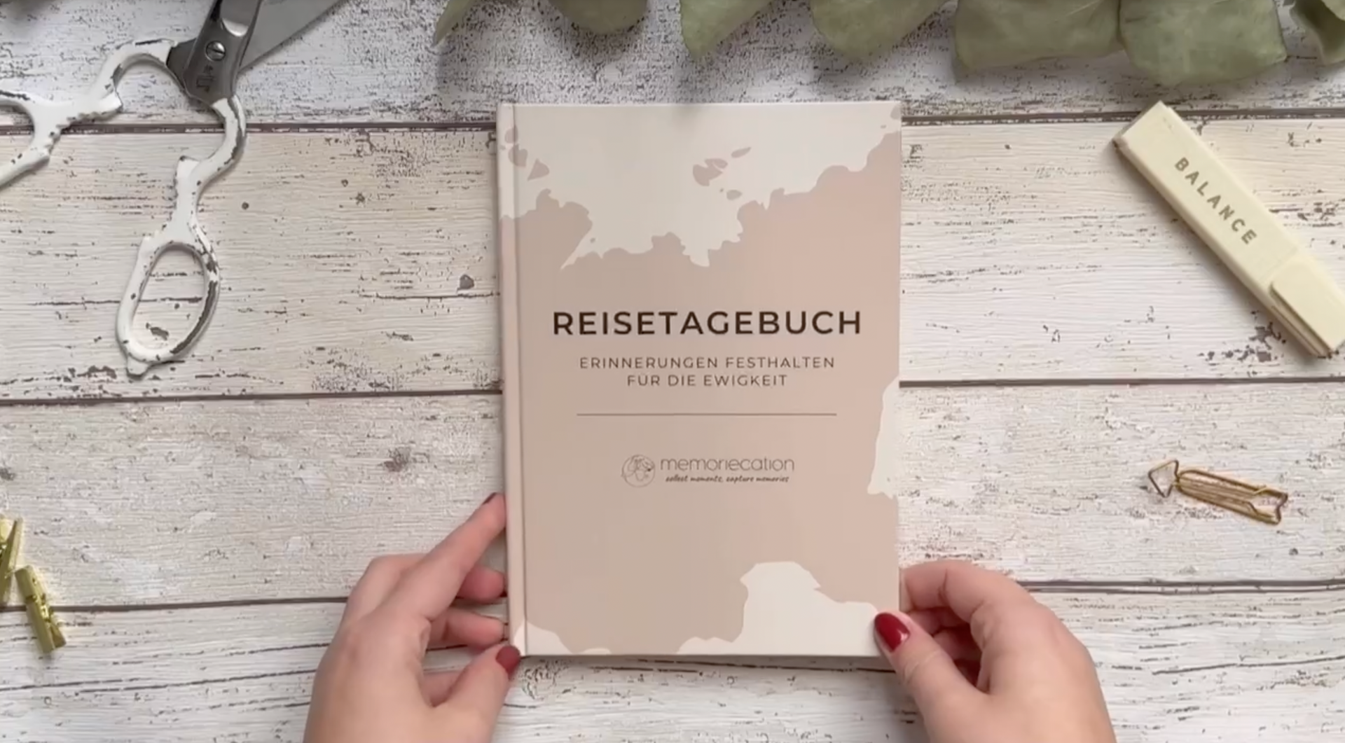 Video laden: Reisetagebuch memoriecation Reise Tagebuch Reisen Geschenk Erinnerungen festhalten Weltenbummler